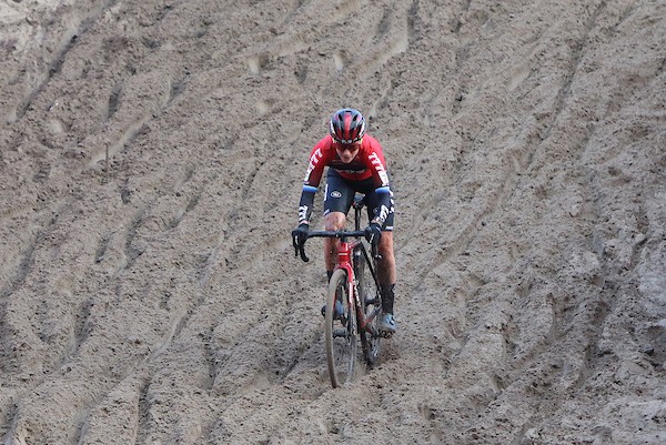 Worst breekt hand na val in Zonhoven