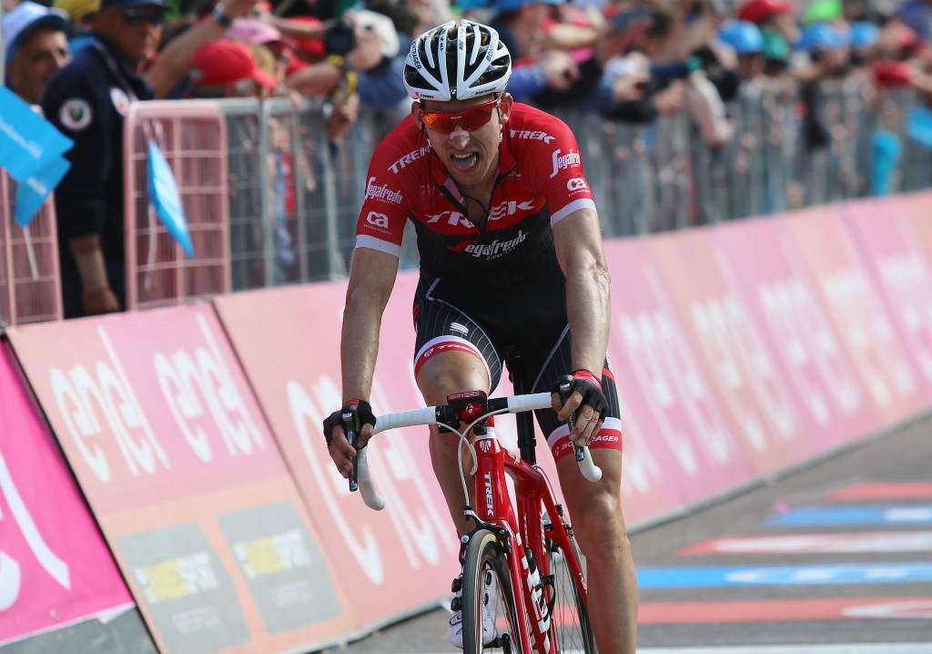 Mollema derde in Baskenland, Roglic leidt