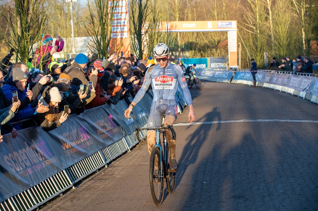 Del Grosso pakt de titel bij de elite