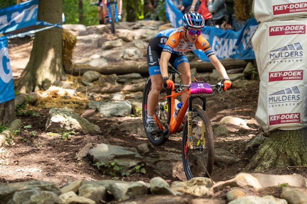 Anne Tauber maakt ook stappen op Col du VAM