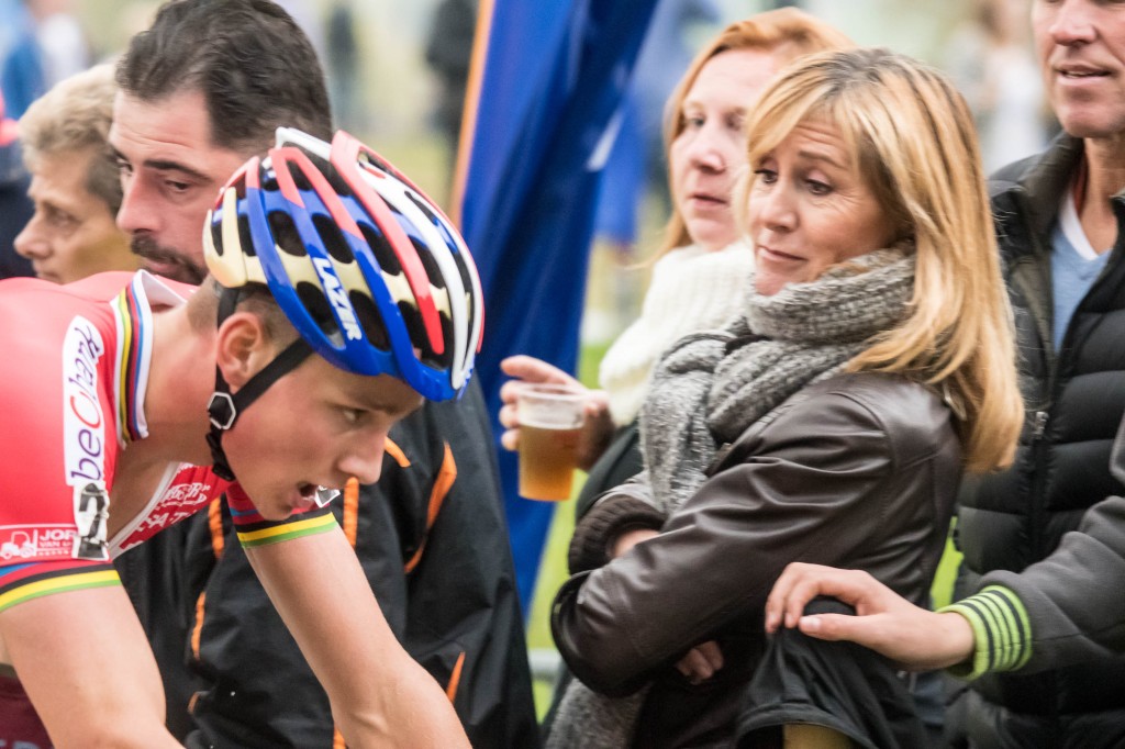 Van der Poel wint shortrace WB La Bresse