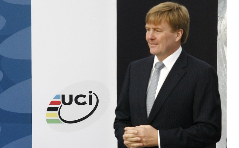 Koning Willem Alexander bij Giro-start Apeldoorn