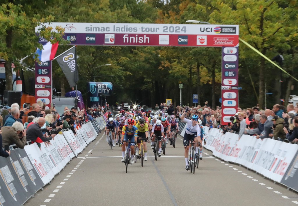 Wiebes wint tweede rit Simac Ladies Tour