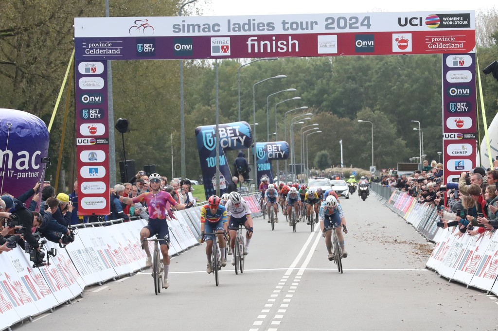 Wiebes slaat opnieuw slag in Ladies Tour