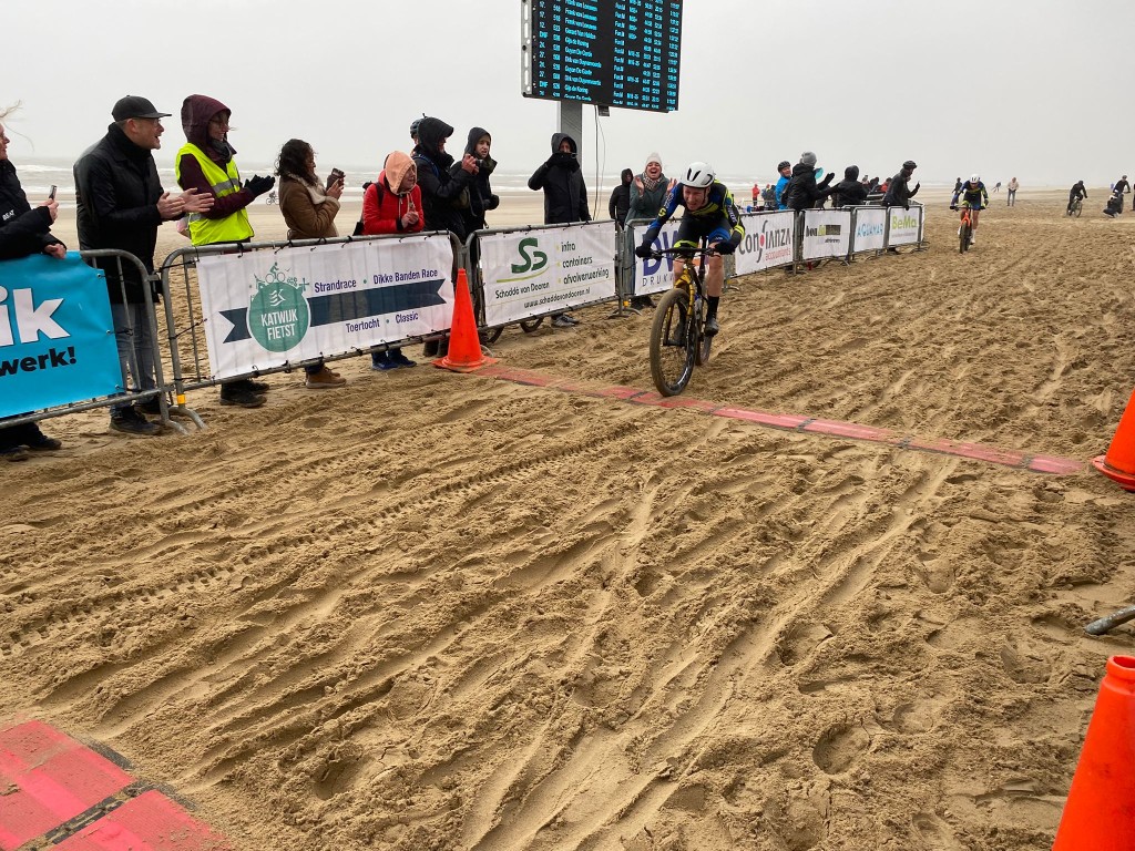 Van Breda en Neefjes winnen NK Strandrace