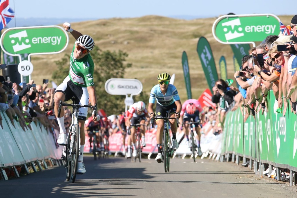 Van der Poel steviger in groen na nieuwe zege