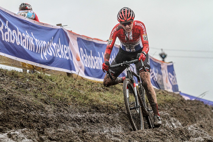 Lucinda Brand wint in Hoogerheide