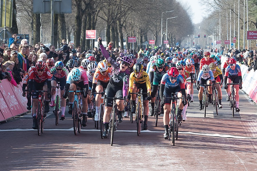 Van Dijk wint Bloeizone Fryslan Tour