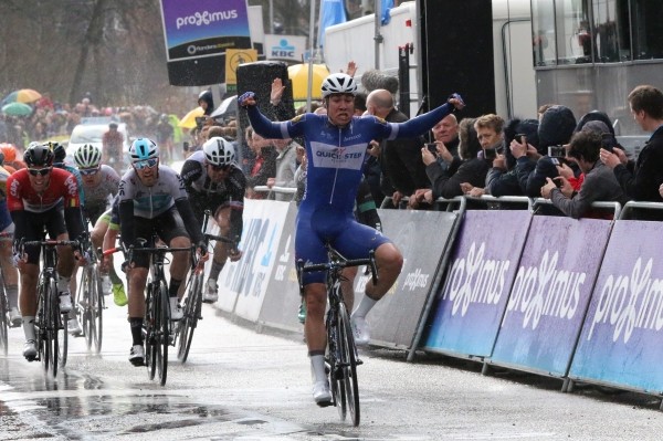 Fabio Jakobsen wint Scheldeprijs