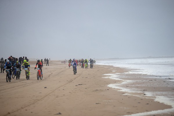 Timothy Dupont en Puck Pinxt winnen Egmond Pier Egmond