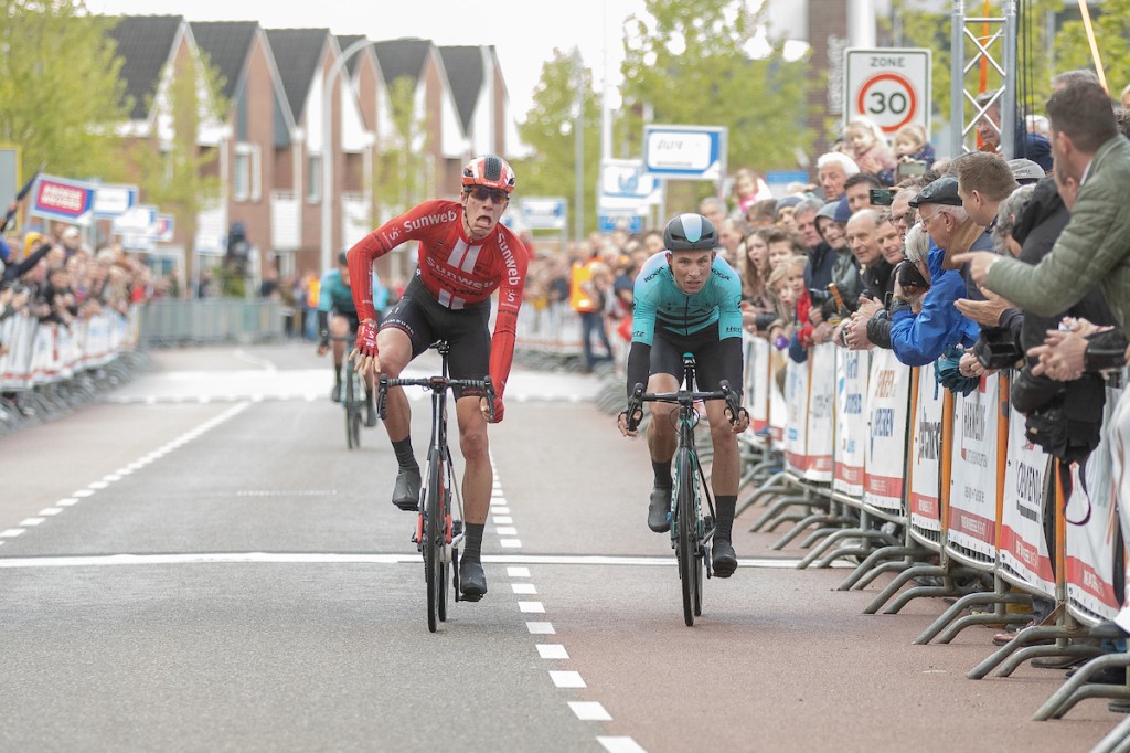 Nils Eekhoff wint Ronde van Overijssel (+video)