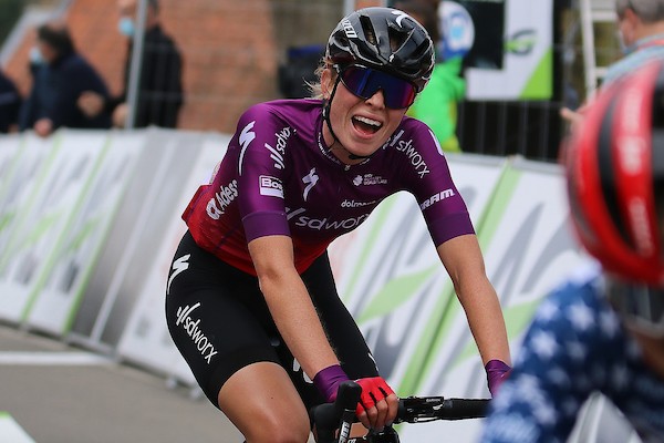 Demi Vollering wint in Ronde van Burgos