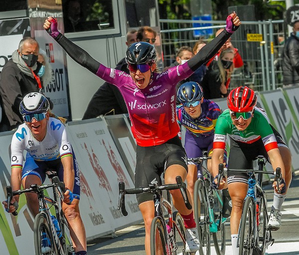 Vollering gaat deze zomer vol voor Tour