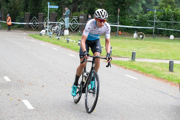 Van de Weerdhof knijpt in de remmen