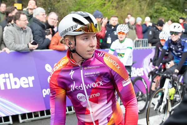 Wiebes herstelt orde met dubbele zege in Baloise Ladies Tour