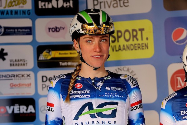 Mirre Knaven wint in Tour Feminin