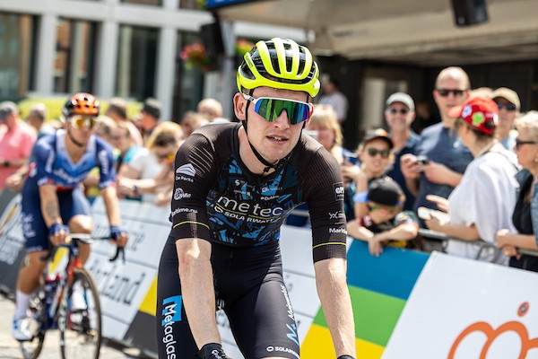 Van der Tuuk neemt bergtrui in Cro Race