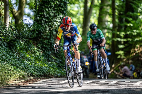 Mollema heeft top 10 nog in zicht in Tour Down Under