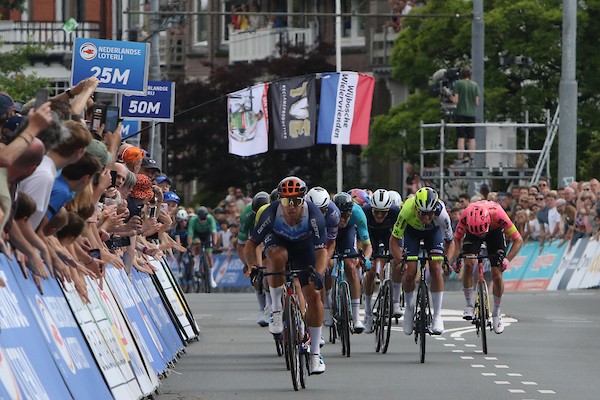 Dit zijn de veertien Nederlanders in de Tour de France 2024