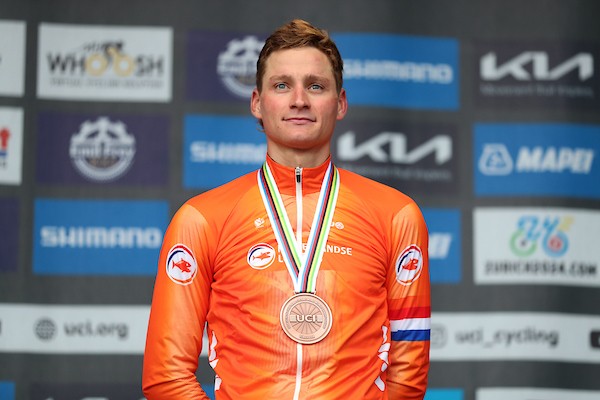 Wereldtitel gravel voor Van der Poel