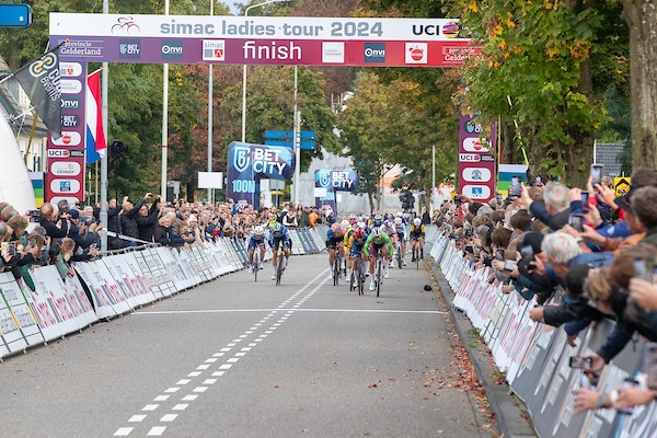 Wiebes wint haar derde in Simac Ladies Tour