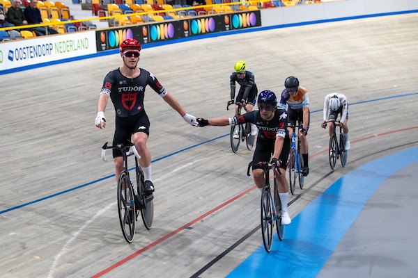 Zijlaard wint NK afvalkoers en met Hoppezak ook madison