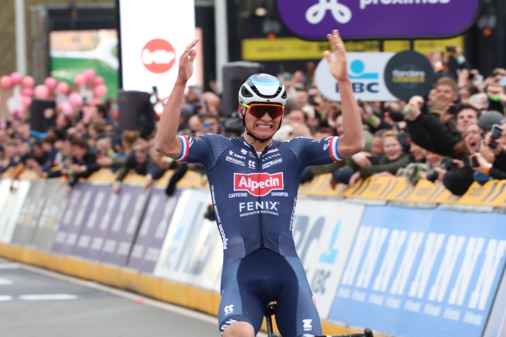 Van der Poel naar tweede zege in Vlaanderen