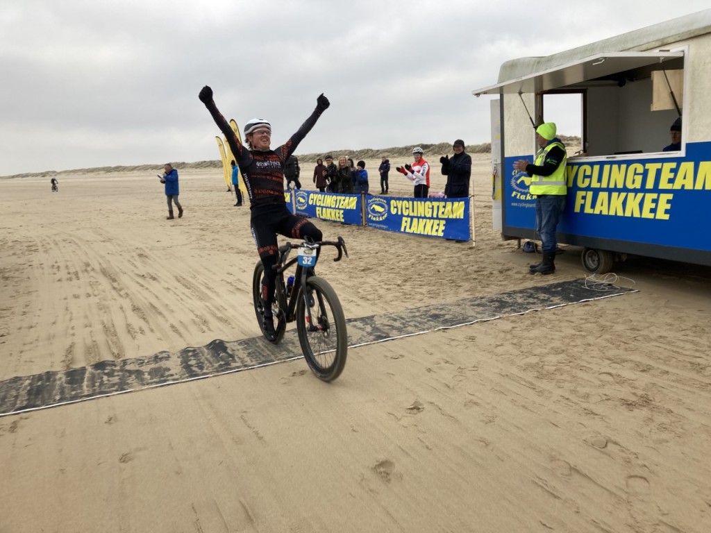 Koster slimme winnaar in Strandrace Ouddorp