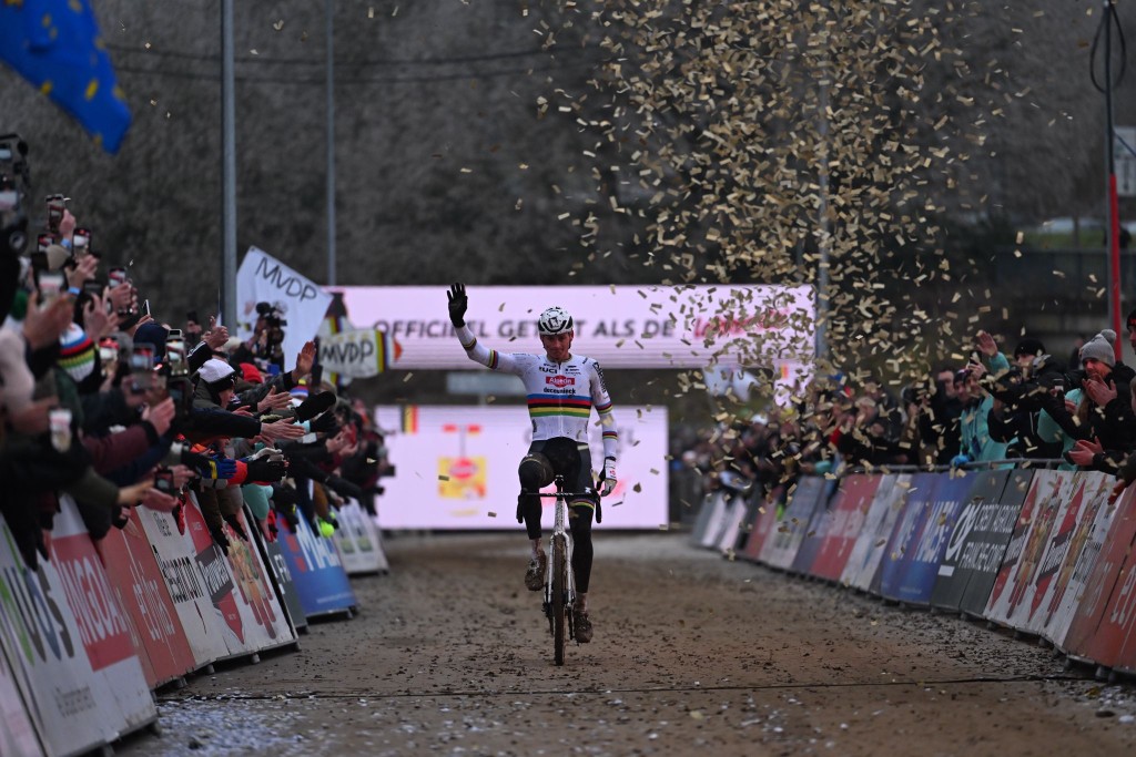 Wereldkampioenen naar de winst in Besançon